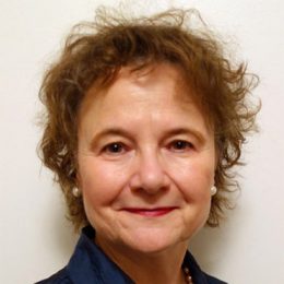 Lucie Leclerc‑Cowell rend les propositions conformes.